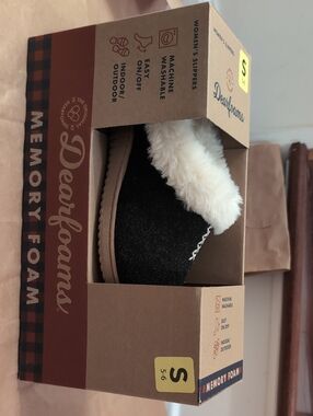 dearfoams Black Faux Fur Clog Slippers with Cream Collar